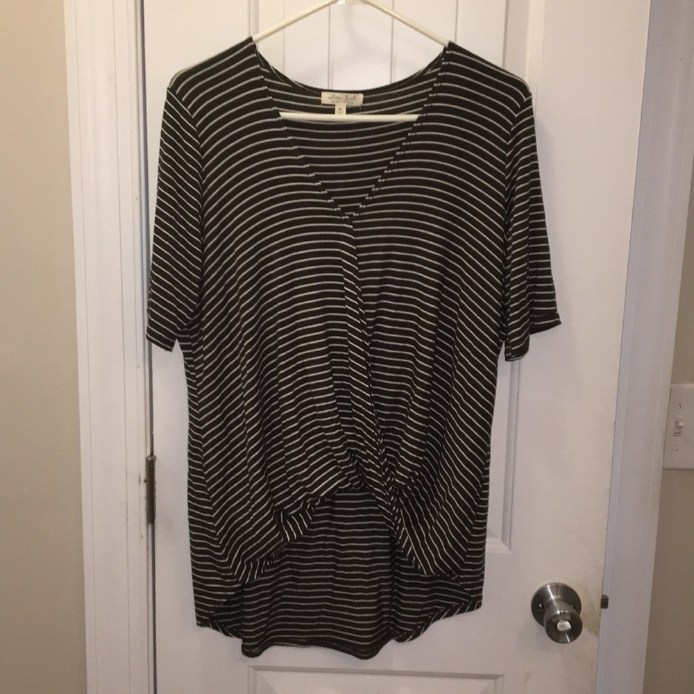 Cotton V-Neck Short Sleeve Top